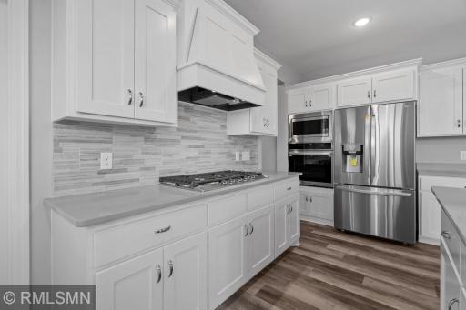 MODEL PHOTOS. PHOTOS OF PREVIOUSLY FINISHED HOME.