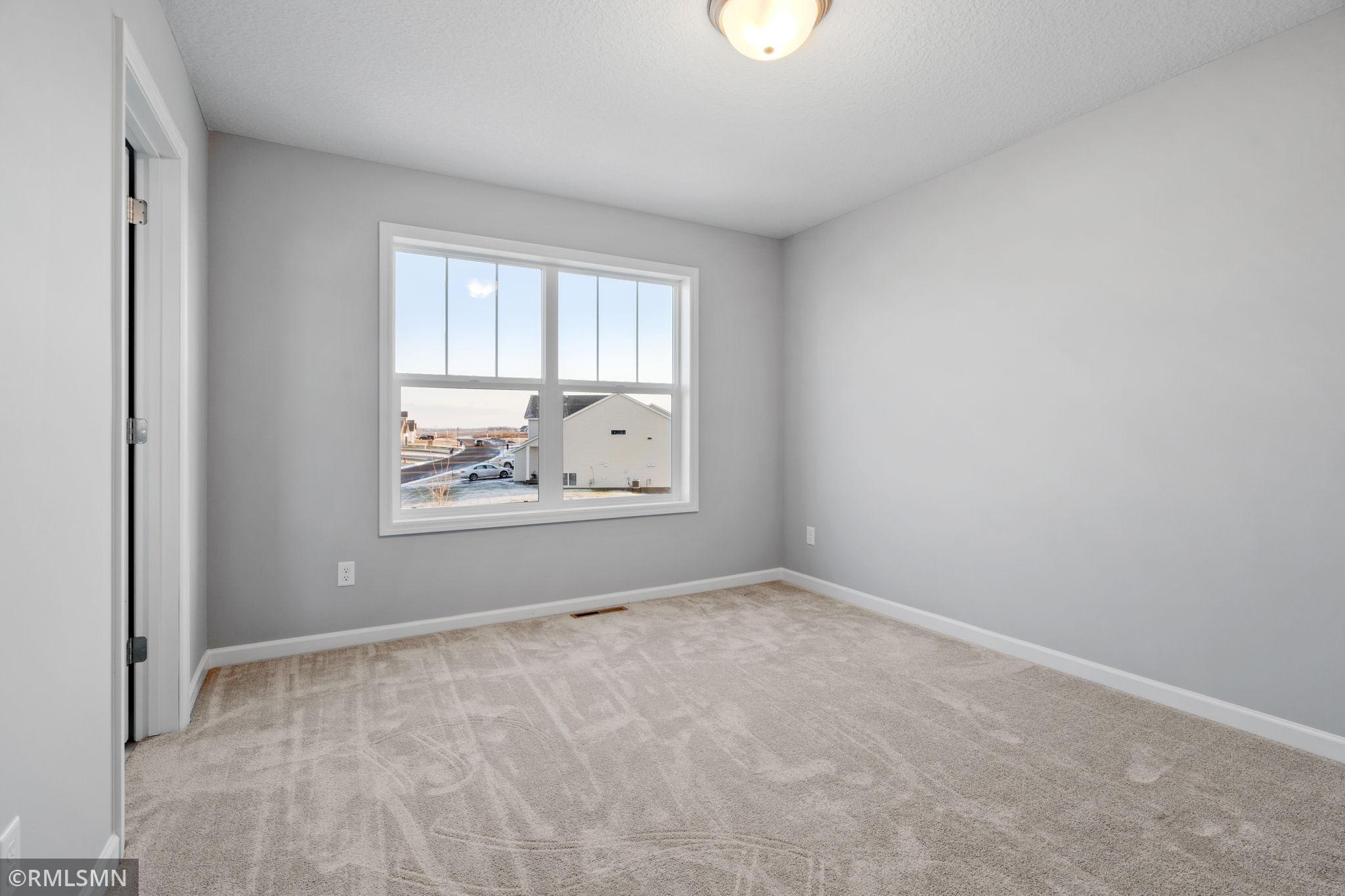 MODEL PHOTOS. PHOTOS OF PREVIOUSLY FINISHED HOME.