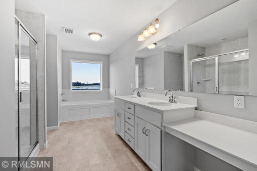 MODEL PHOTOS. PHOTOS OF PREVIOUSLY FINISHED HOME.