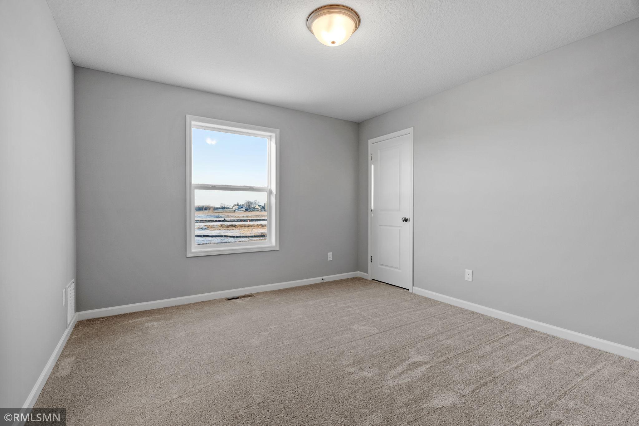 MODEL PHOTOS. PHOTOS OF PREVIOUSLY FINISHED HOME.