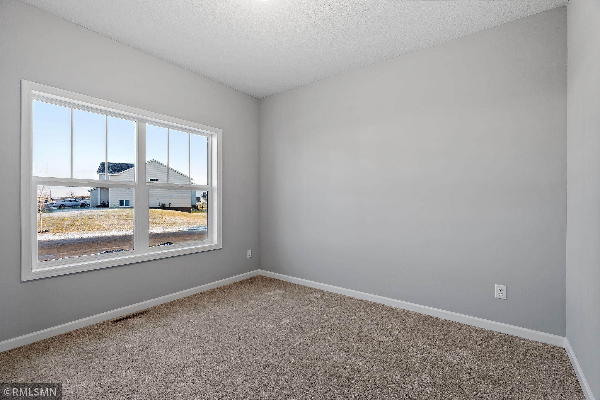 MODEL PHOTOS. PHOTOS OF PREVIOUSLY FINISHED HOME.