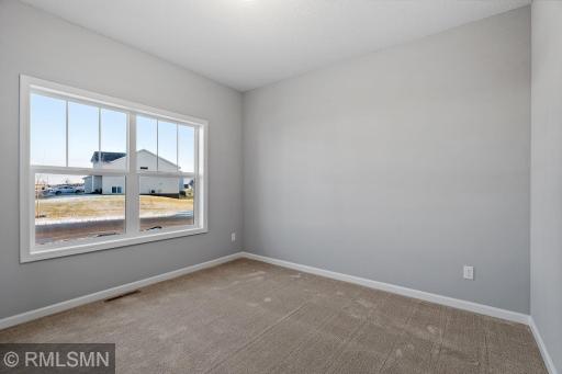 MODEL PHOTOS. PHOTOS OF PREVIOUSLY FINISHED HOME.