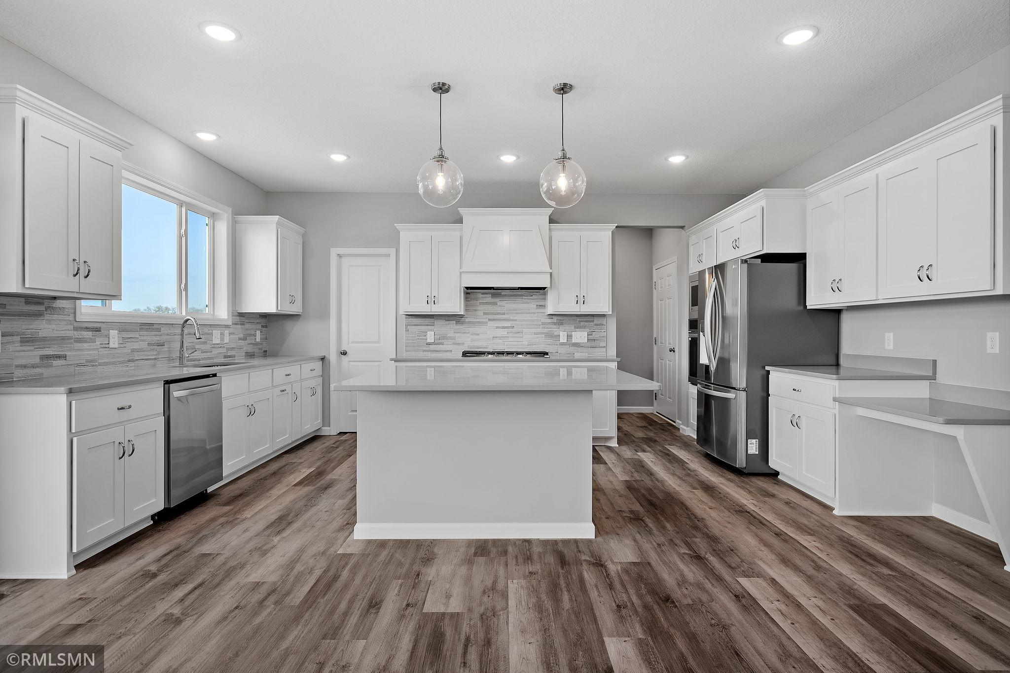 MODEL PHOTOS. PHOTOS OF PREVIOUSLY FINISHED HOME.