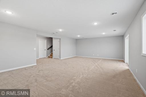MODEL PHOTOS. PHOTOS OF PREVIOUSLY FINISHED HOME.