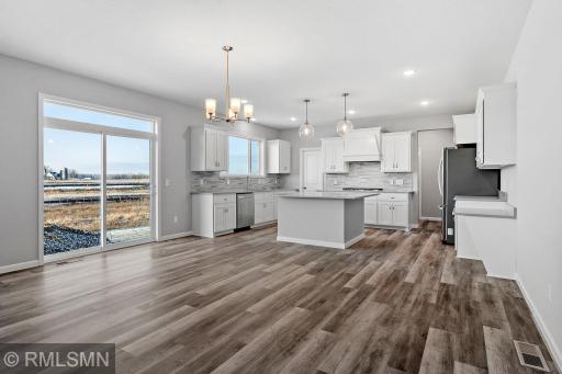 MODEL PHOTOS. PHOTOS OF PREVIOUSLY FINISHED HOME.