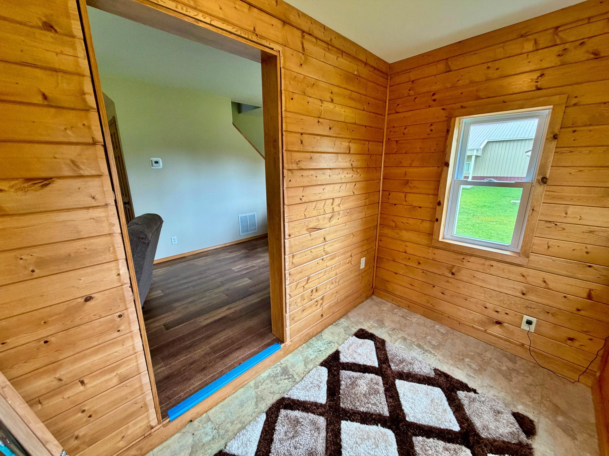 2nd Entryway TG walls.jpg
