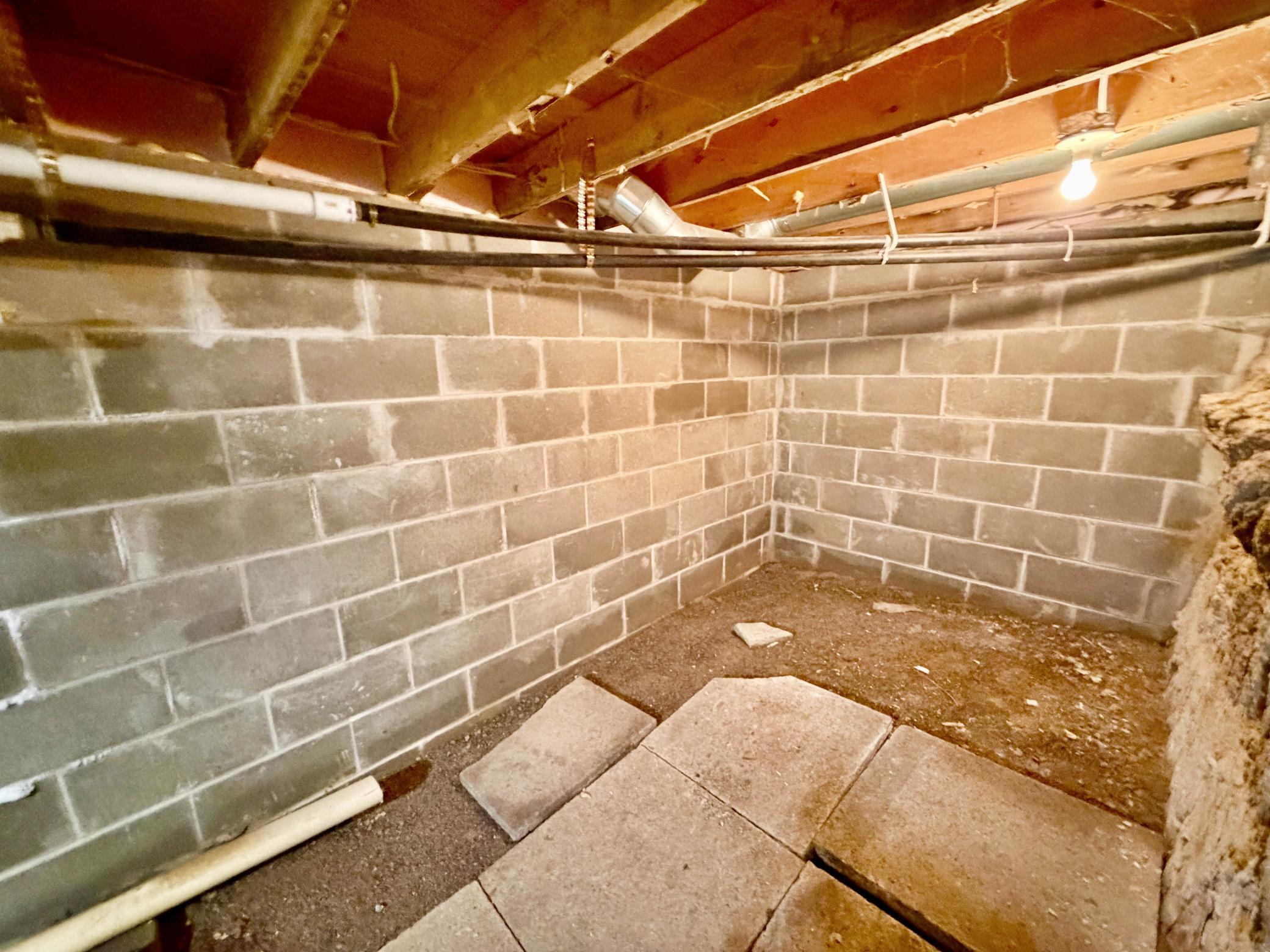 Basement 3.jpg