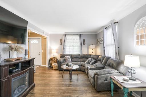 578 Tipton Avenue NW, Elk River, MN 55330