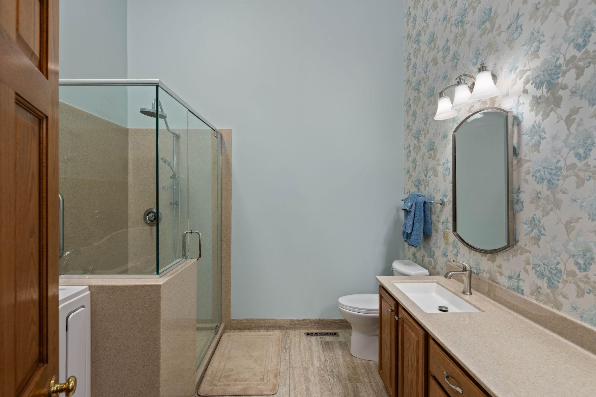 Main Level Primary Bath