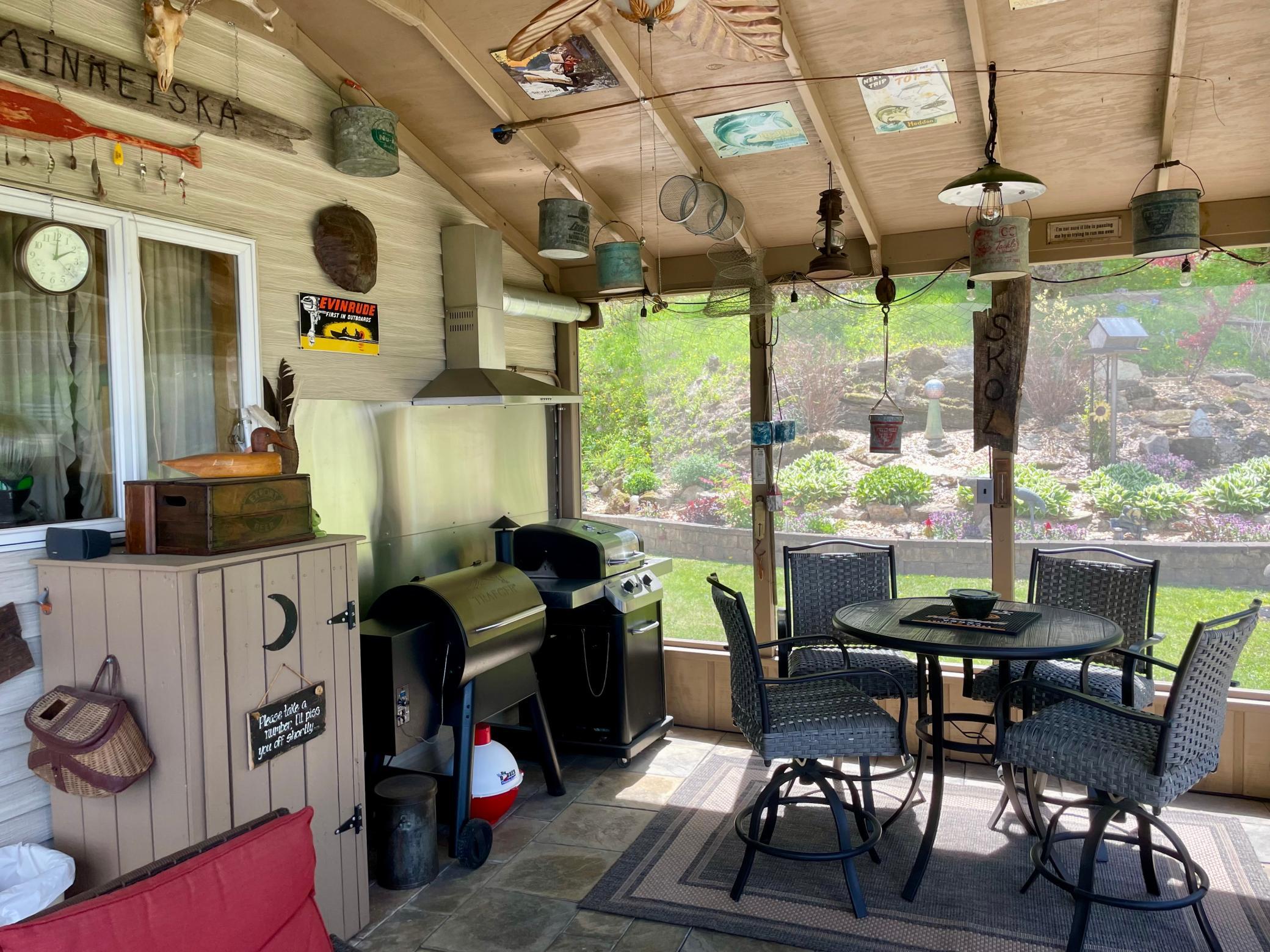 MF Screened Porch W/ Exhaust Fan