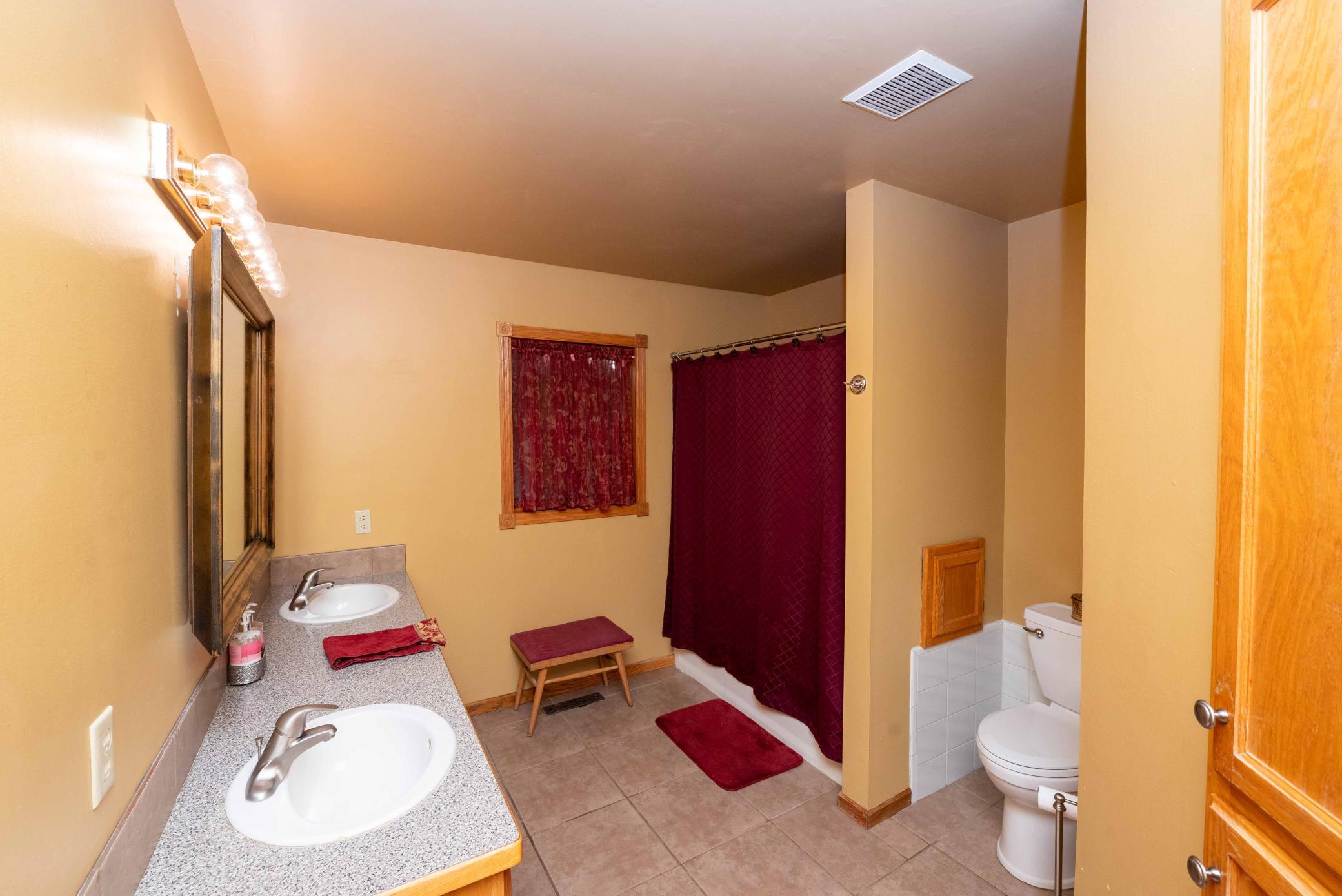 Main Floor Full Bath