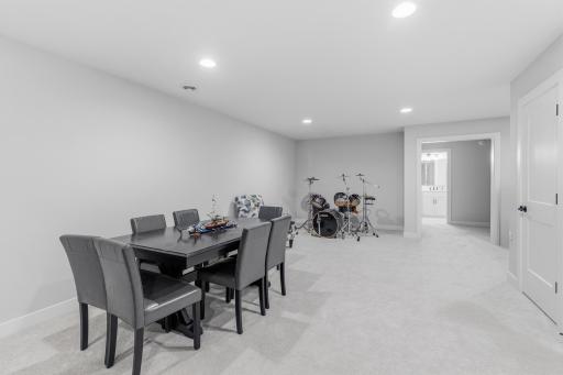 11490 Sunflower Lane N, Lake Elmo, MN 55042