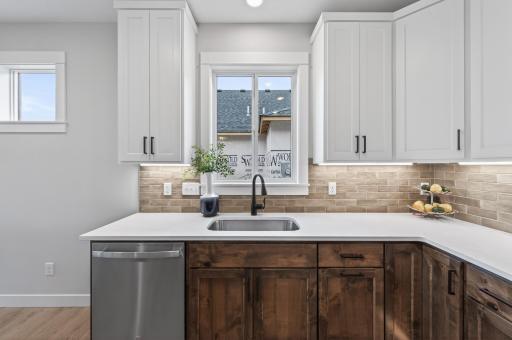 1231 Honeysuckle Lane, Cambridge, MN 55008