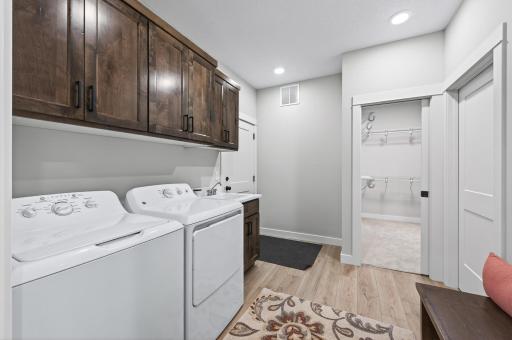 1231 Honeysuckle Lane, Cambridge, MN 55008