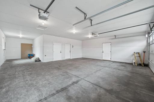 1231 Honeysuckle Lane, Cambridge, MN 55008