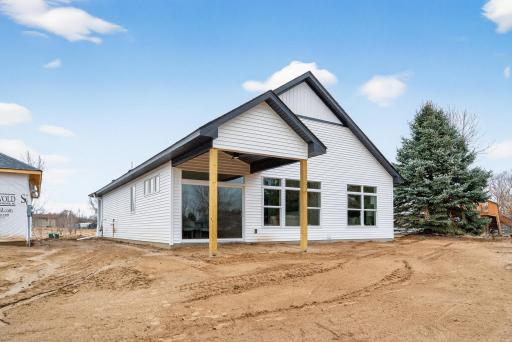 1231 Honeysuckle Lane, Cambridge, MN 55008