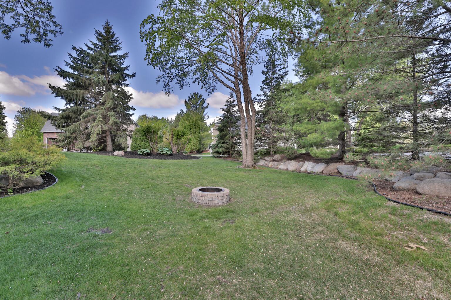 Beautiful backyard, fire pit