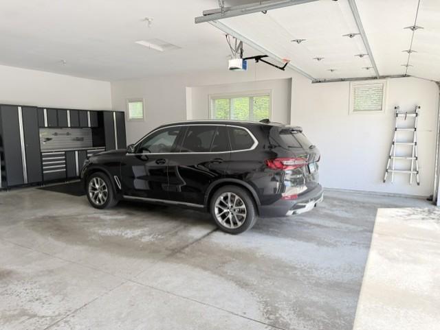Spacious garage