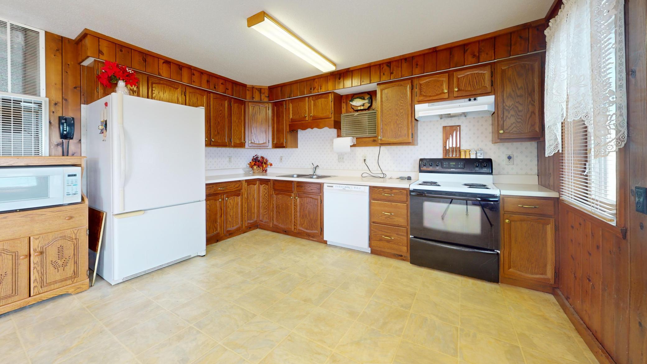 1245-West-Lake-Dr-Kitchen.jpg