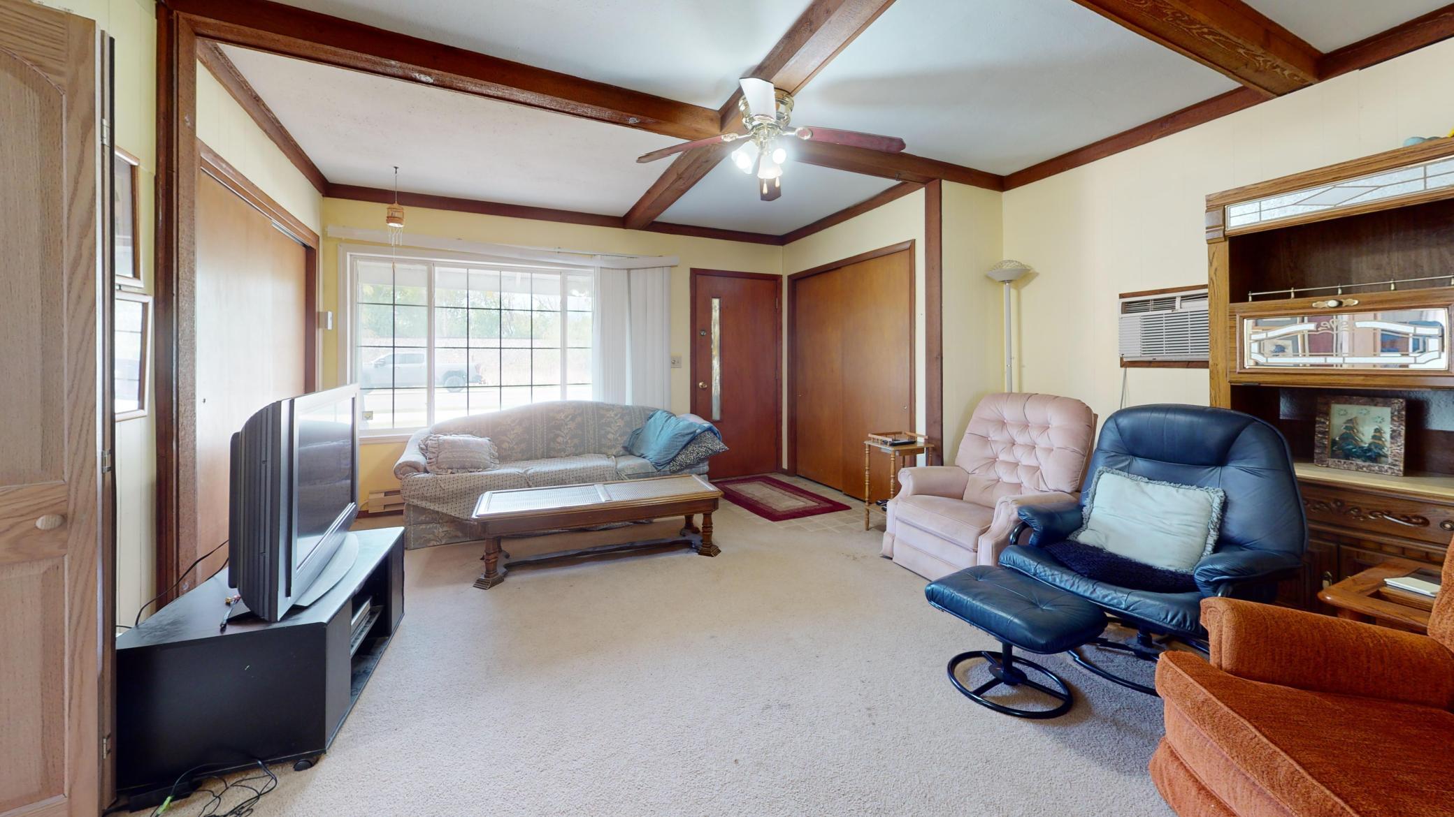 1245-West-Lake-Dr-Living-Room 2.jpg
