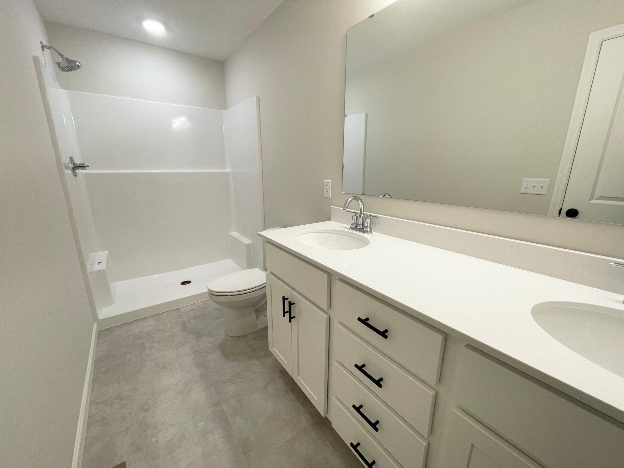 Photo shows the same floor plan but not the actual home. Photos of actual home will be uploaded when home has been completed and cleaned.