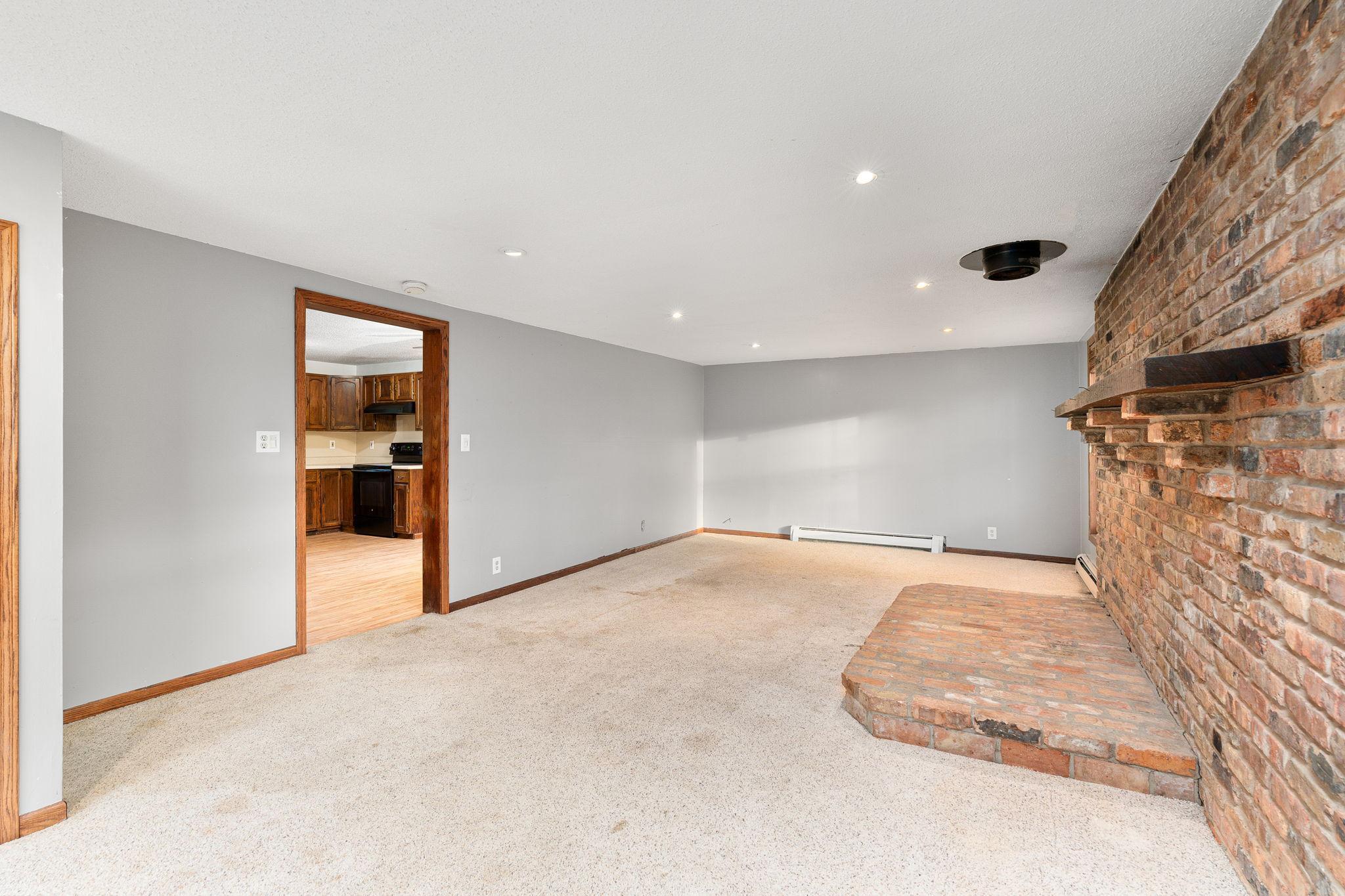 40-web-or-mls-27884-560th-ave.jpg