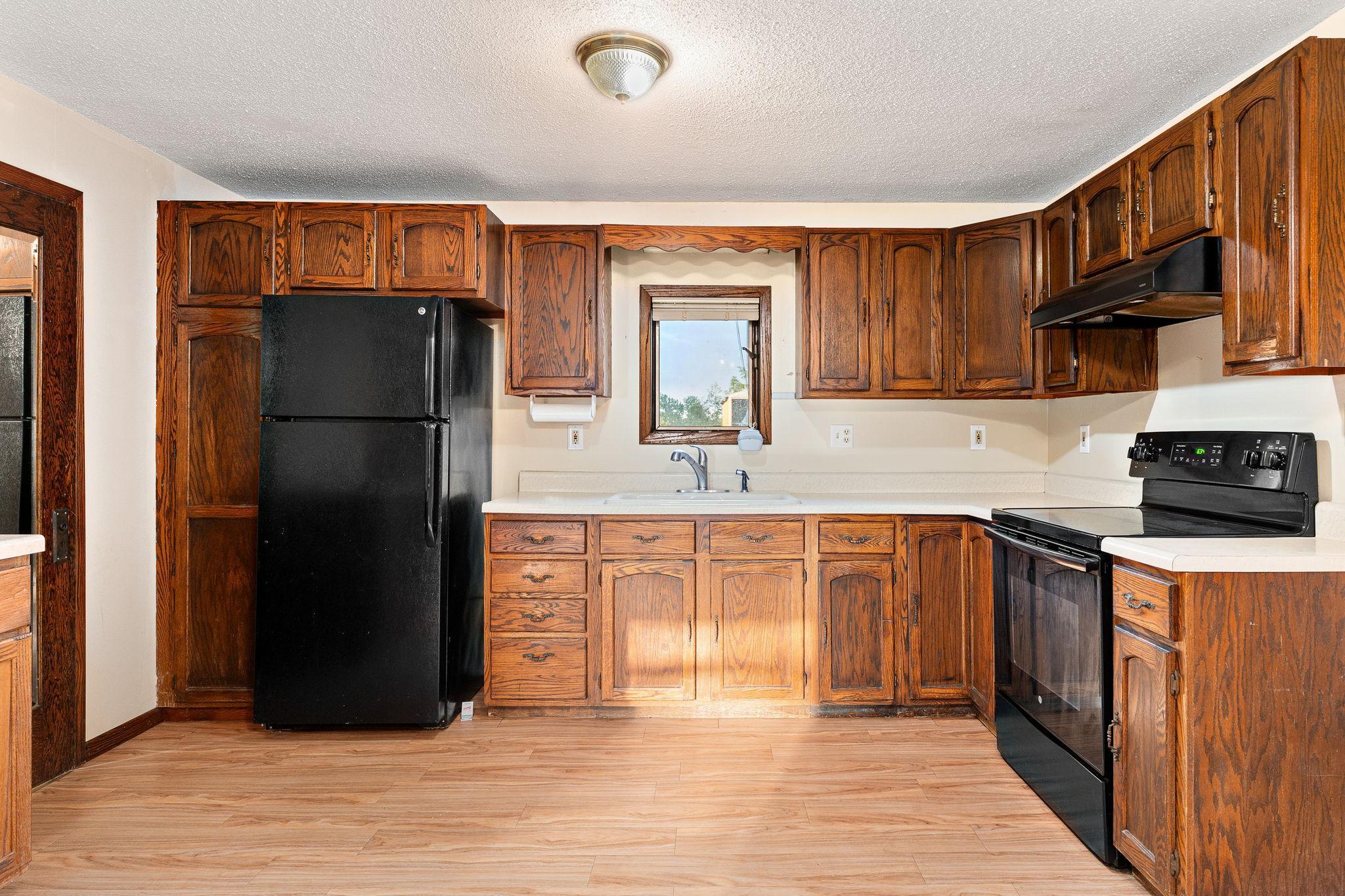 29-web-or-mls-27884-560th-ave.jpg
