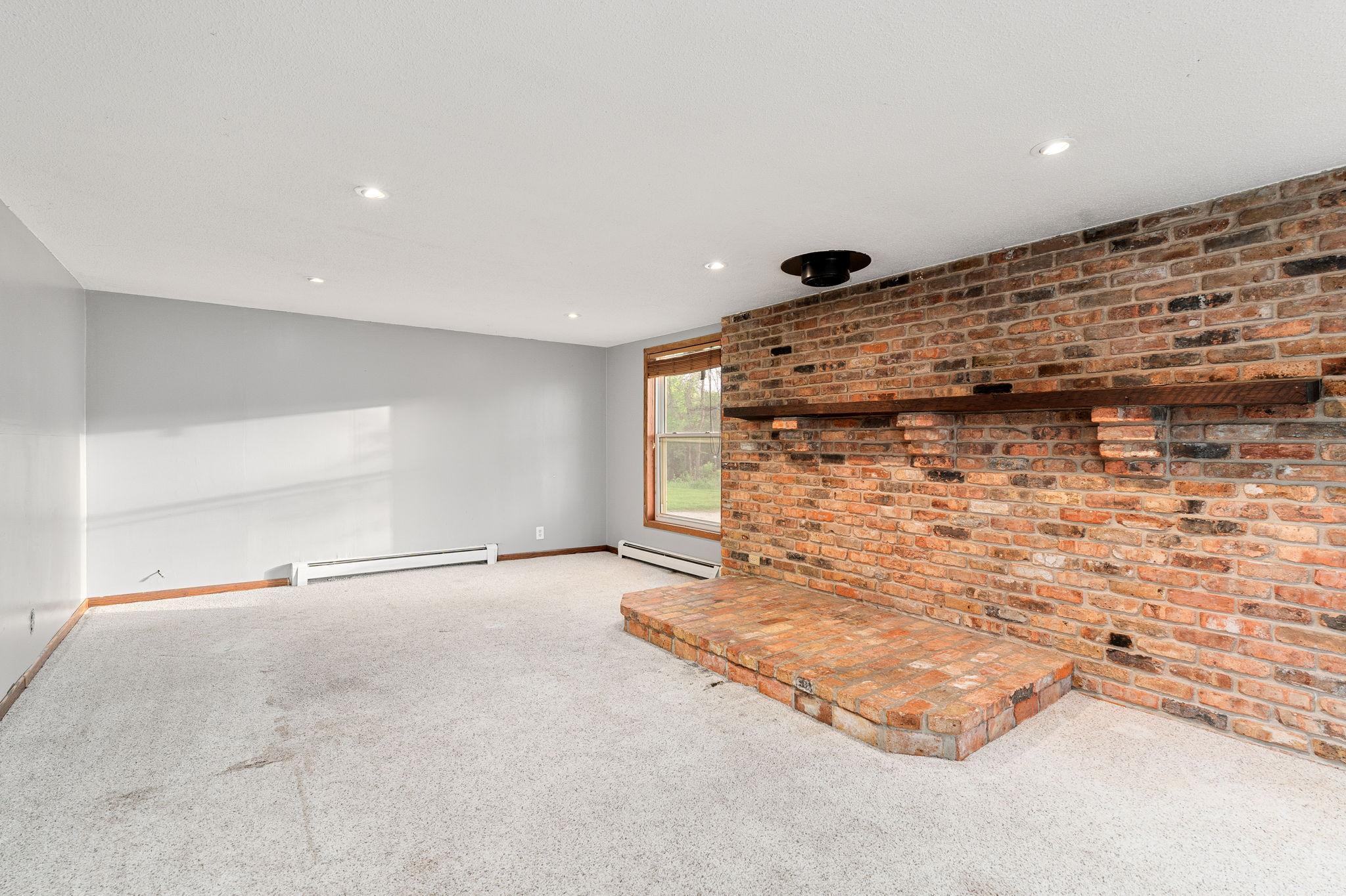 38-web-or-mls-27884-560th-ave.jpg