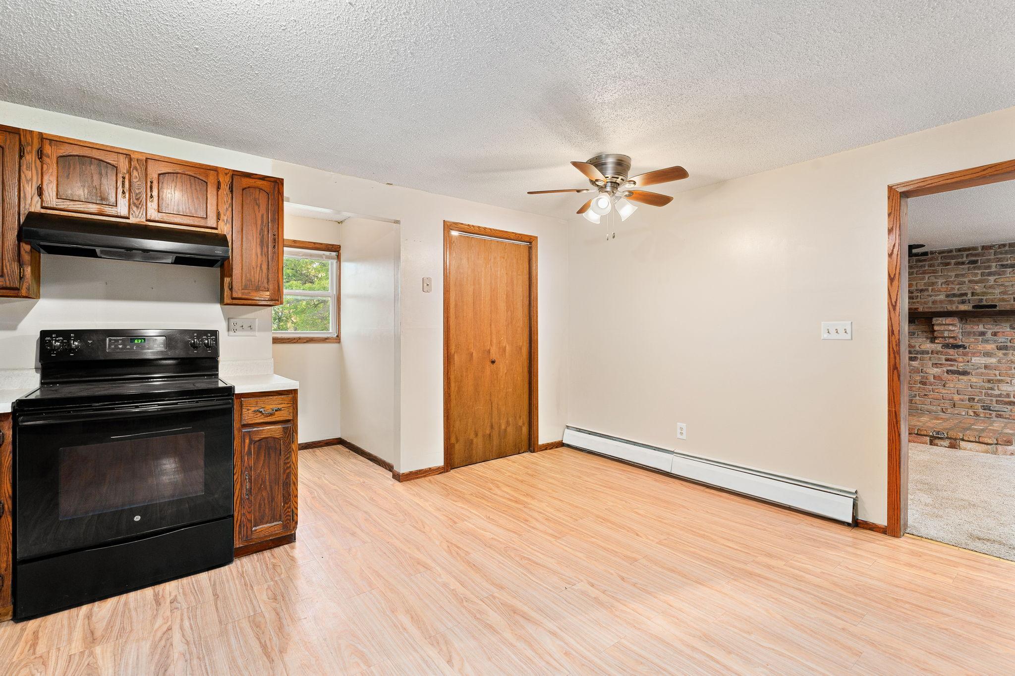 33-web-or-mls-27884-560th-ave.jpg
