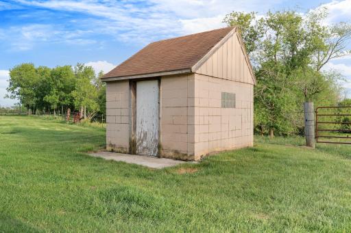 27884 560th Avenue, Austin, MN 55912