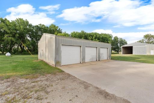 27884 560th Avenue, Austin, MN 55912
