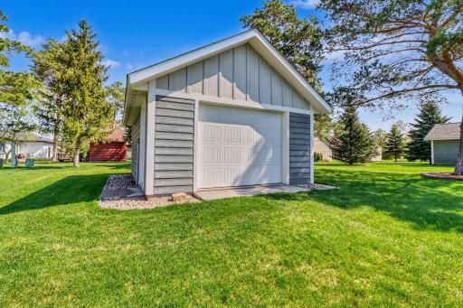 906 Lake Forest Circle, Detroit Lakes, MN 56501