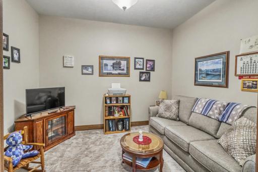 906 Lake Forest Circle, Detroit Lakes, MN 56501