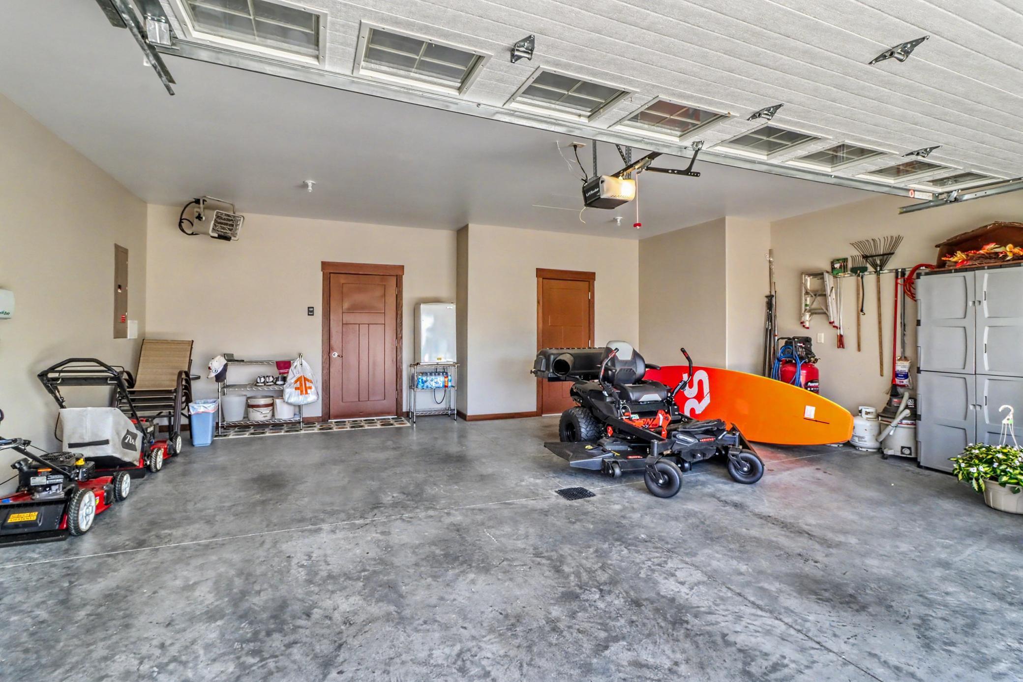 Garage1_0-3264.jpeg
