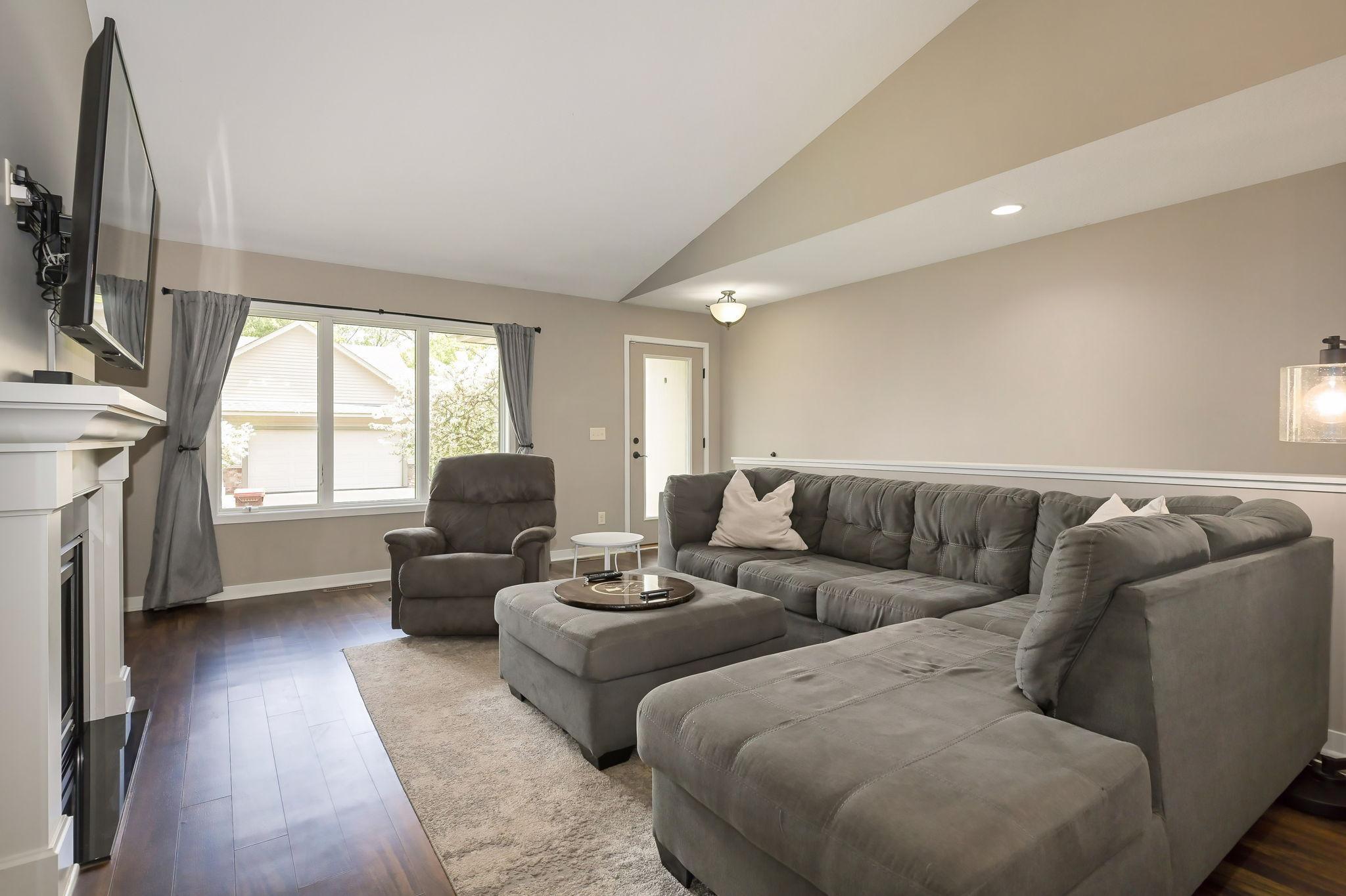 8-web-or-mls-1003 Farrell50.jpeg