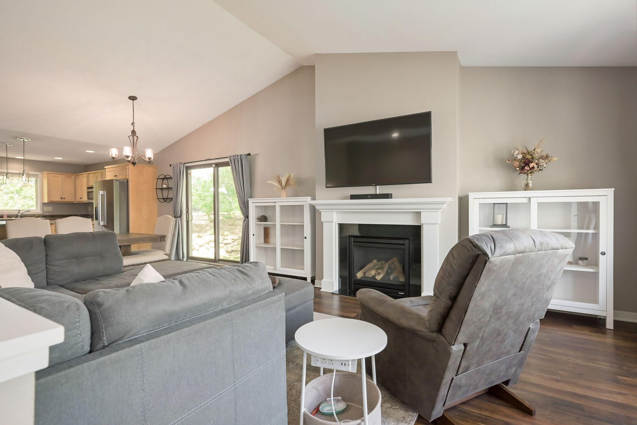 6-web-or-mls-1003 Farrell52.jpeg
