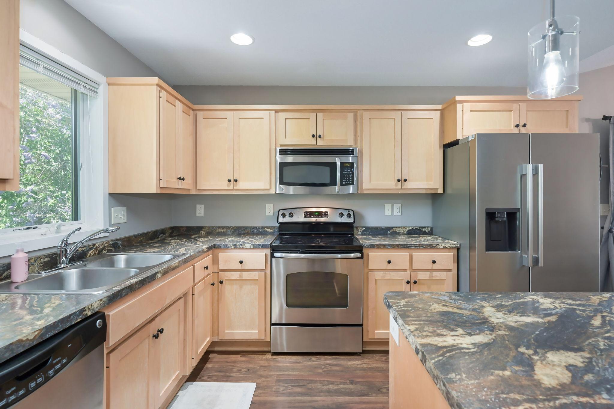 25-web-or-mls-1003 Farrell33.jpeg
