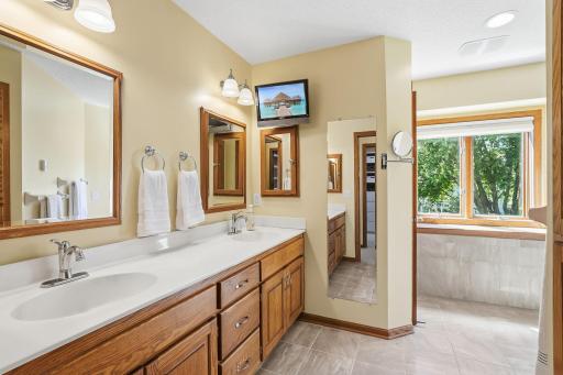 1165 Berwick Lane, Mahtomedi, MN 55115
