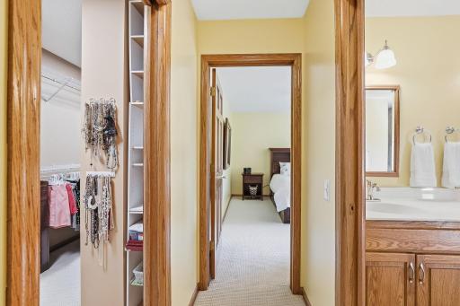 1165 Berwick Lane, Mahtomedi, MN 55115