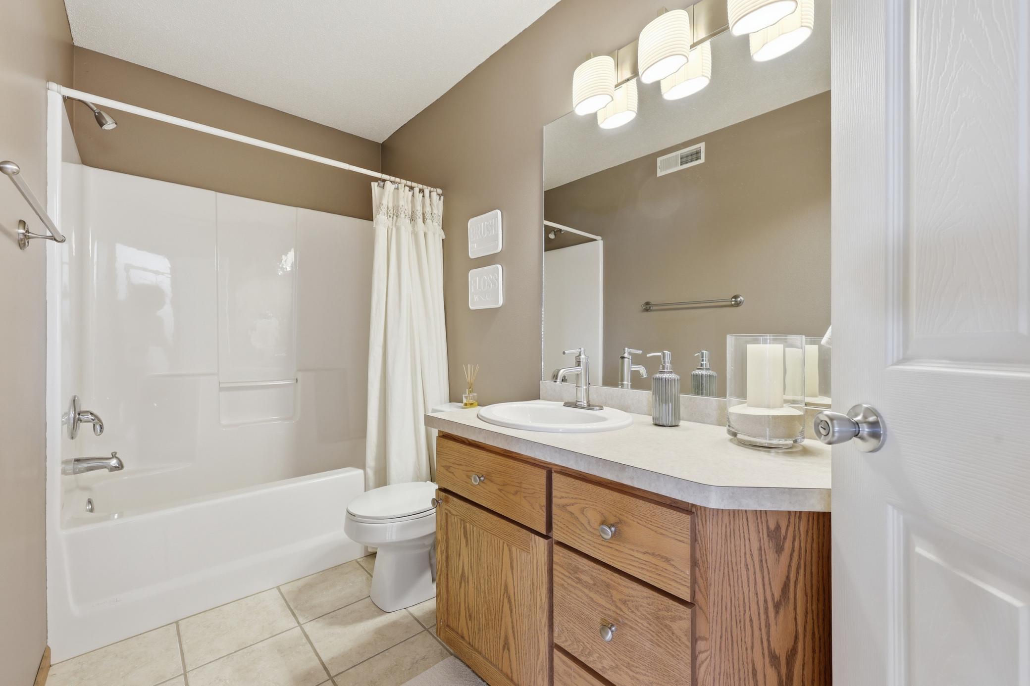 Additional 2nd story bath