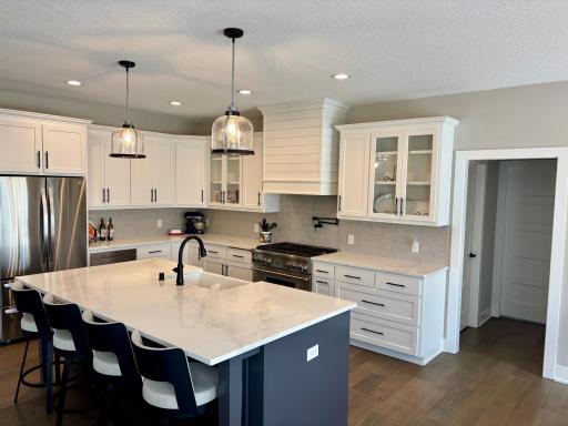 9613 W Wind Trail, Woodbury, MN 55129