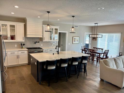 9613 W Wind Trail, Woodbury, MN 55129