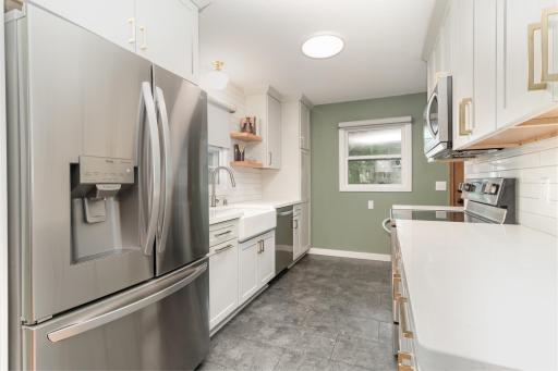 9900 Cedar Lake Road, Hopkins, MN 55305