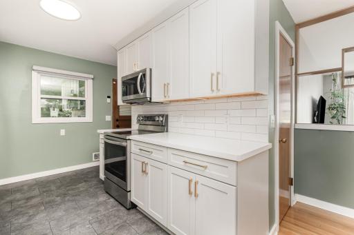 9900 Cedar Lake Road, Hopkins, MN 55305