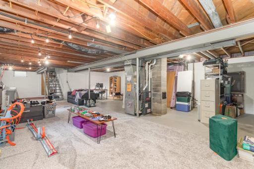 9900 Cedar Lake Road, Hopkins, MN 55305