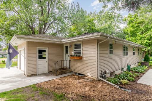 9900 Cedar Lake Road, Hopkins, MN 55305