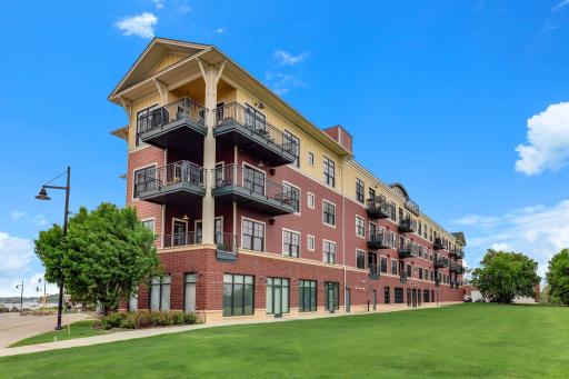 4100 Spring Street, 201, Spring Park, MN 55384