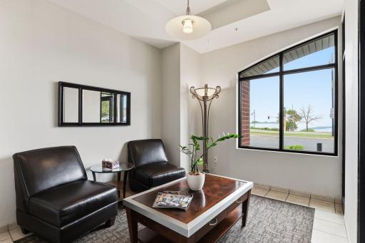 entry-web-or-mls-4100-Spring- St-201-09.jpg