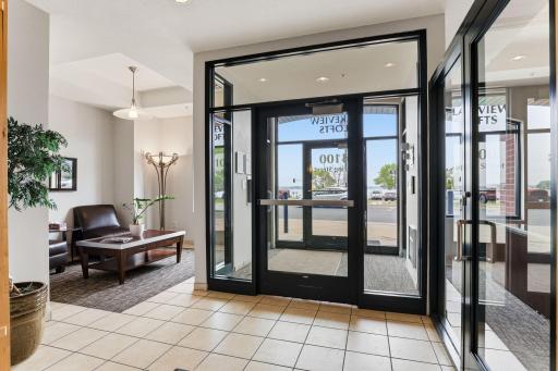 entry-web-or-mls-4100-Spring- St-201-08.jpg
