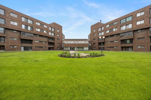 2275 Youngman Avenue, 106W, Saint Paul, MN 55116